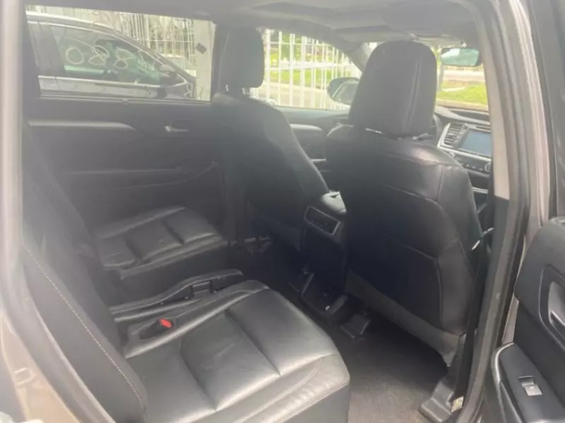 Toyota Highlander   - 2018