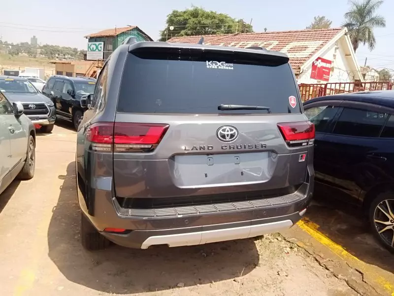 Toyota Land Cruiser   - 2023