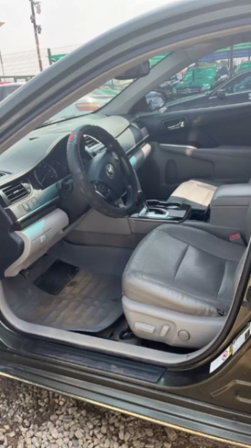 Toyota Camry   - 2014