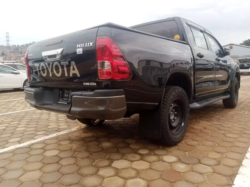 Toyota Hilux   - 2018