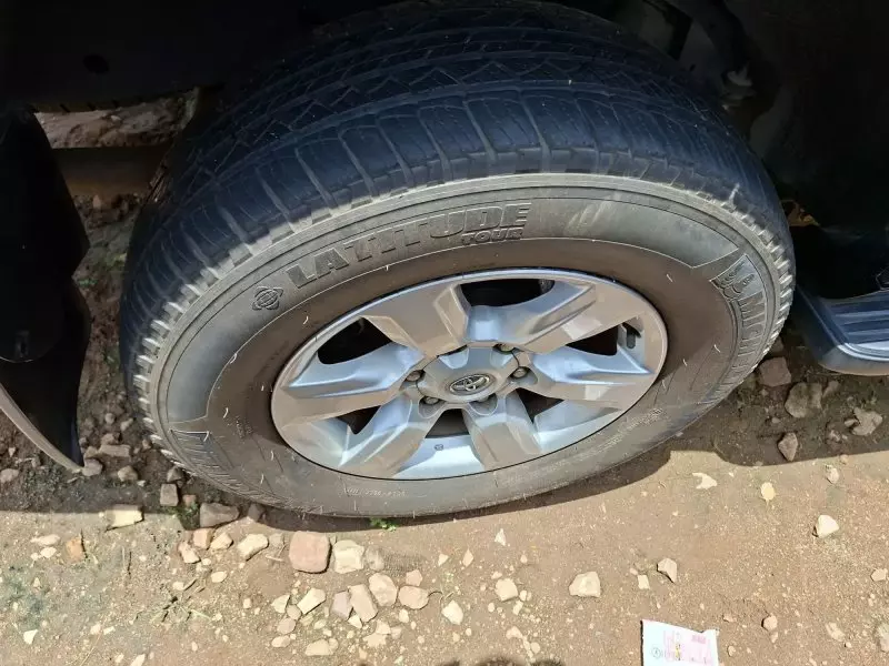 Toyota Hilux   - 2019