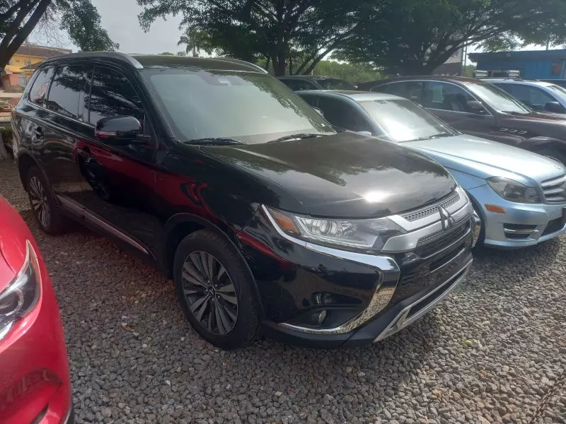 Mitsubishi OUTLANDER   - 2020