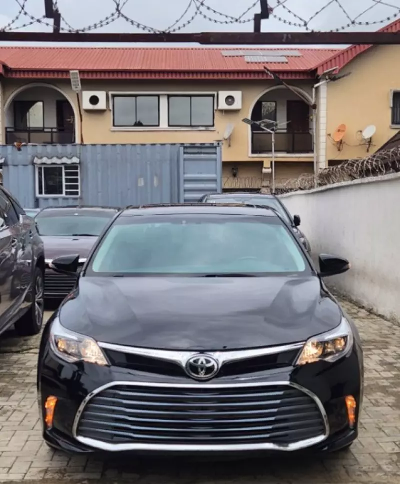 Toyota Avalon   - 2015