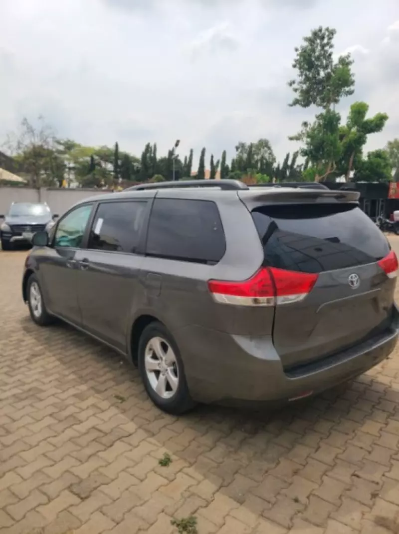Toyota Sienna