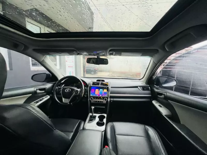 Toyota Camry   - 2012