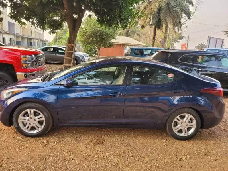 Hyundai Elantra   - 2014