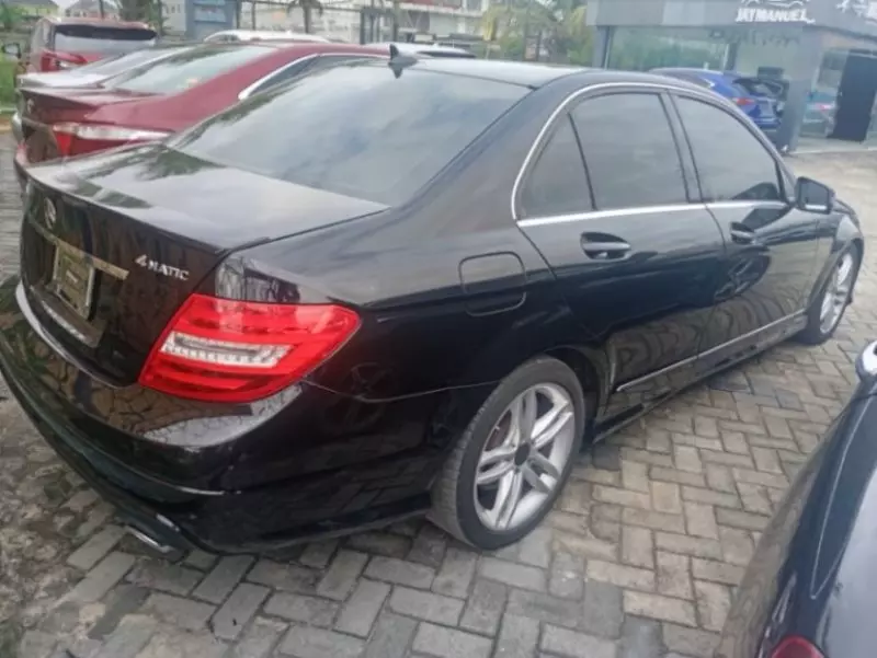 Mercedes-Benz C 300   - 2013