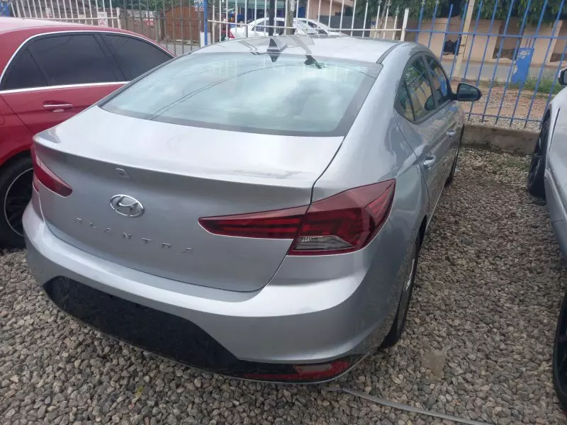 Hyundai Elantra   - 2020