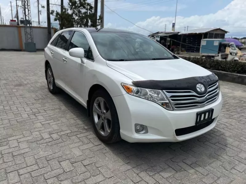 Toyota Venza   - 2011