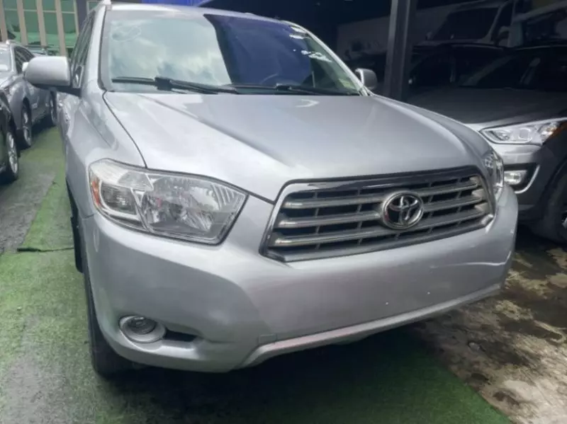 Toyota Highlander   - 2010