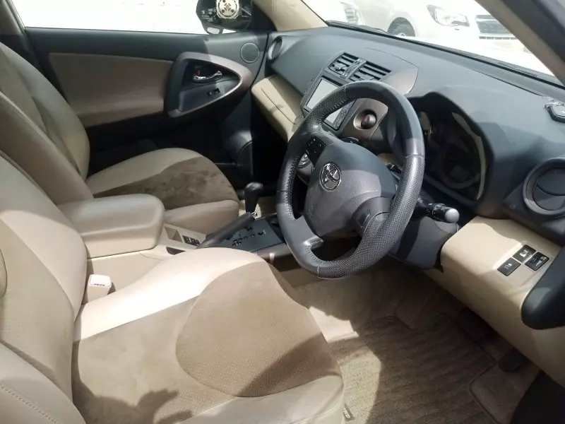 Toyota Vanguard    - 2011