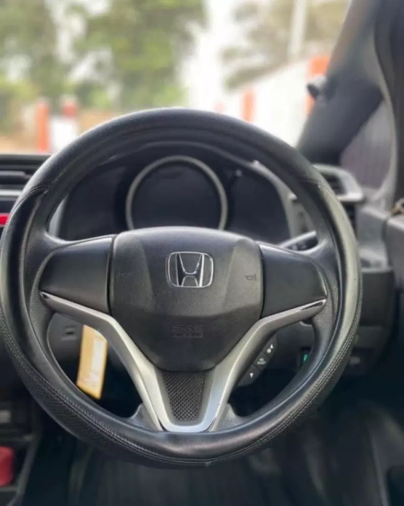 Honda Fit Hybrid    - 2013