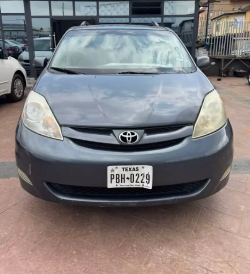 Toyota Sienna - 2008