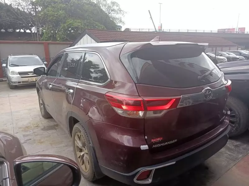 Toyota Highlander   - 2015