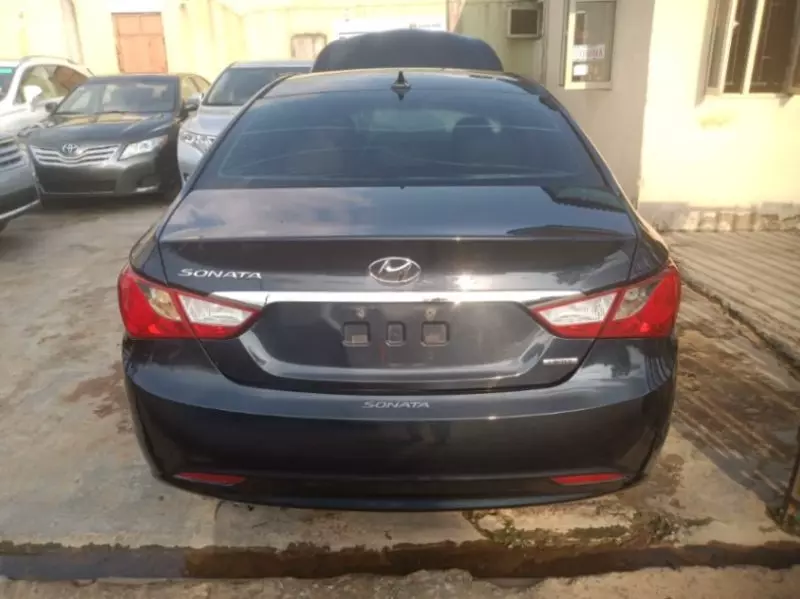 Hyundai Sonata   - 2013