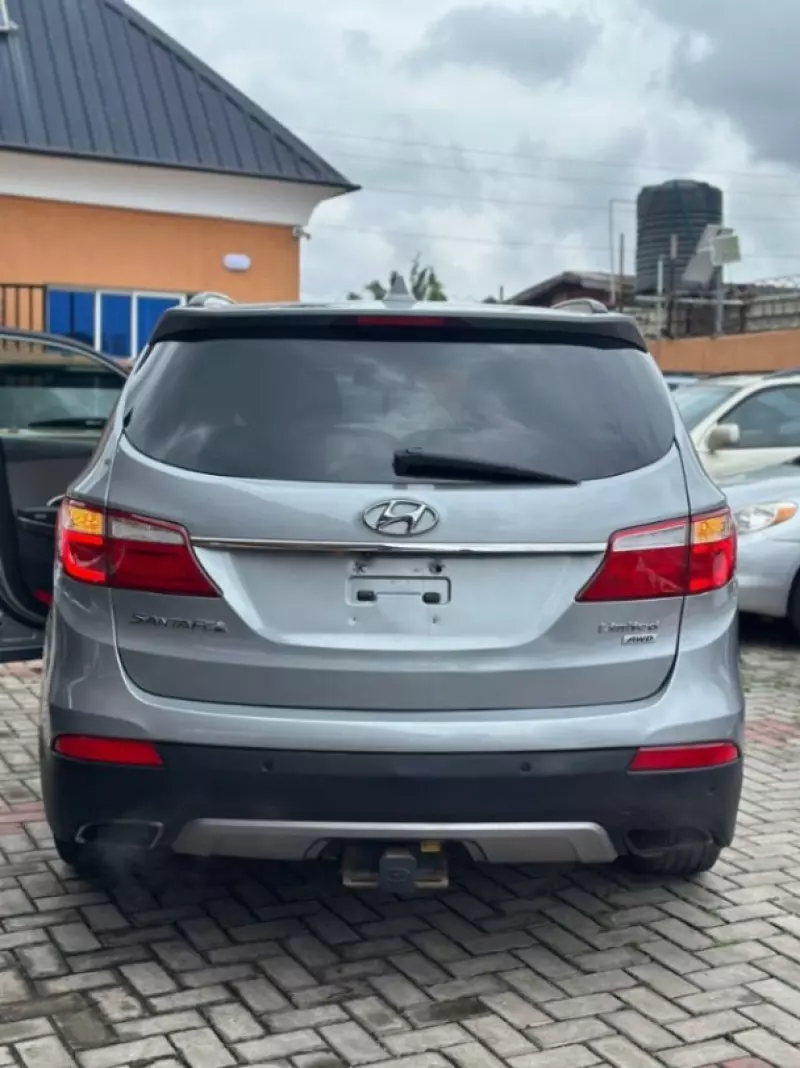 Hyundai Santa Fe - 2014