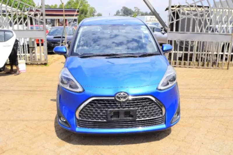 Toyota Sienta   - 2019