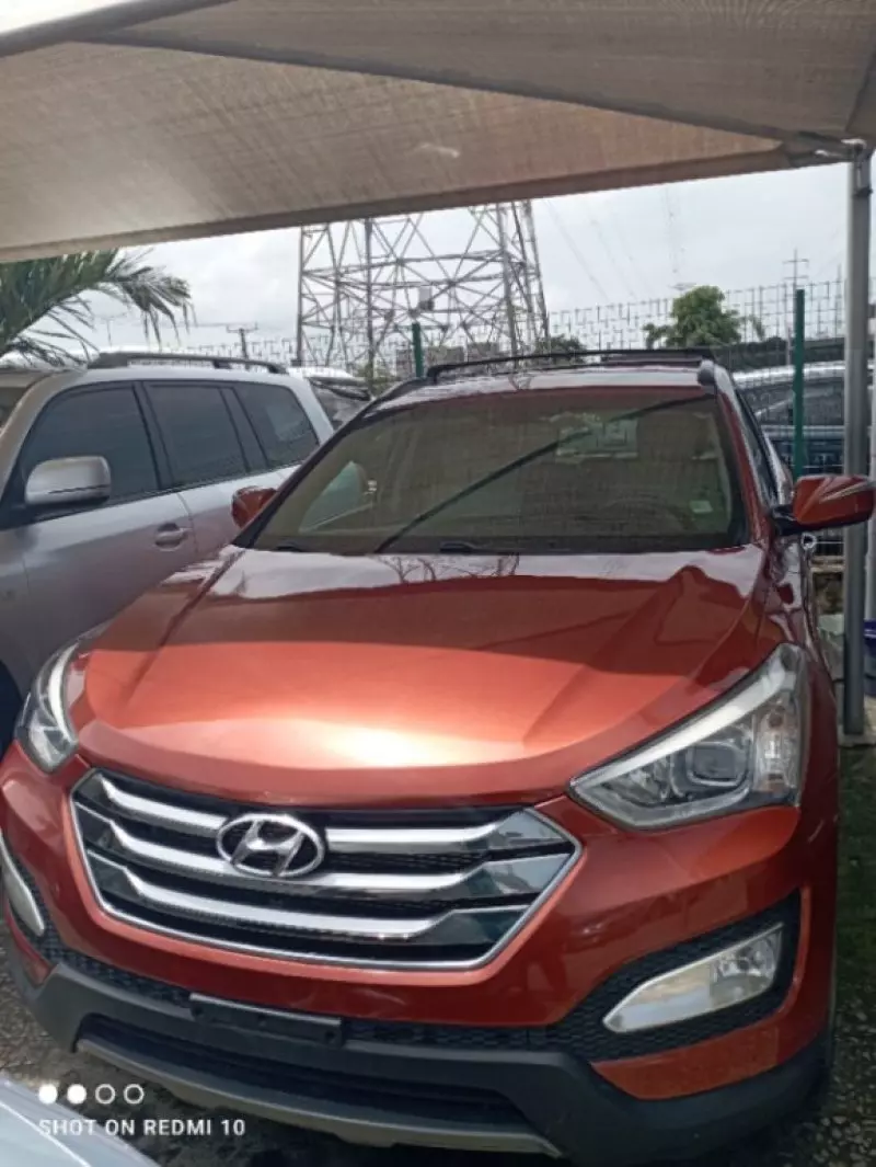 Hyundai Grand Santa Fe   - 2015