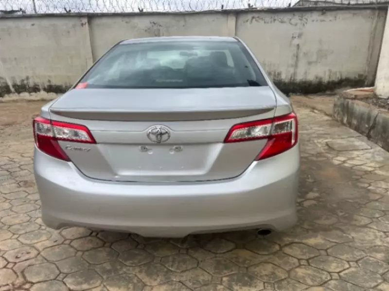 Toyota Camry   - 2012