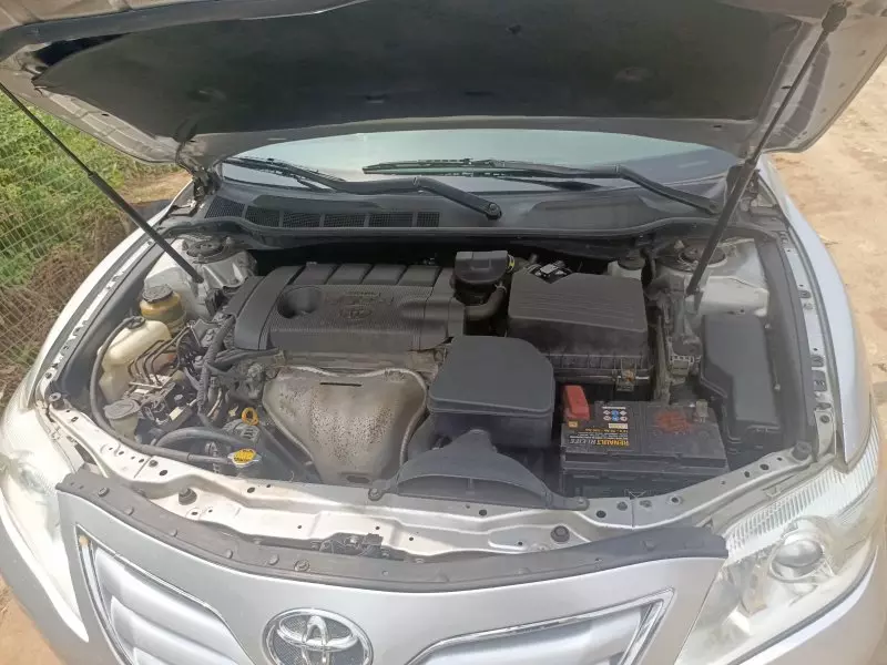 Toyota Camry   - 2011