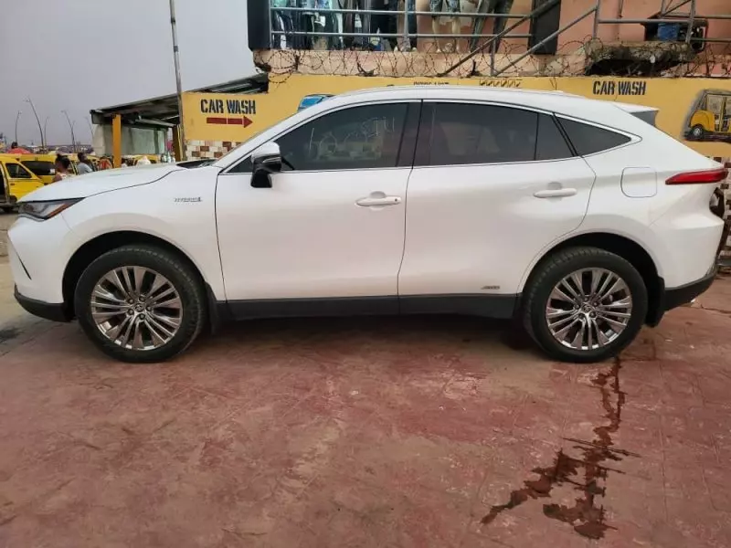 Toyota Venza   - 2021