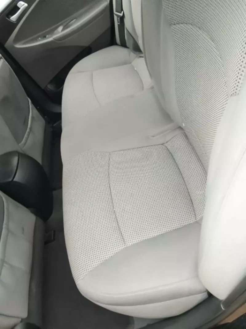 Hyundai Sonata   - 2012