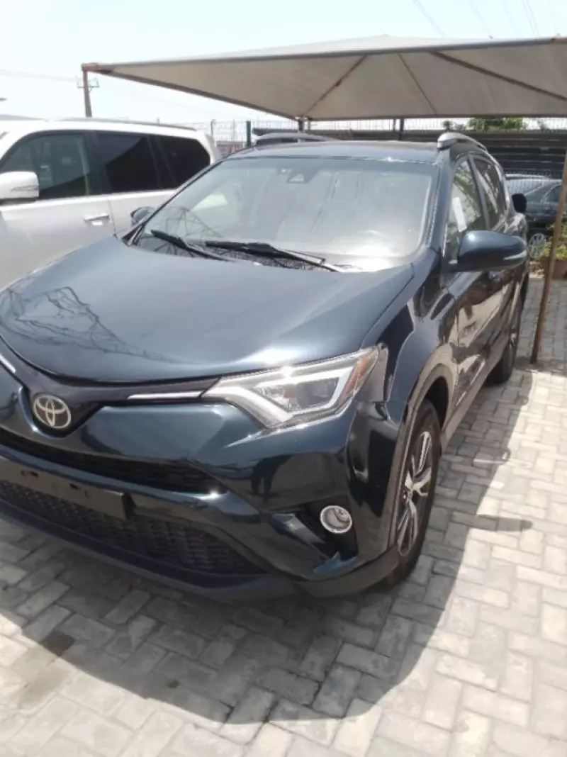 Toyota RAV 4   - 2017