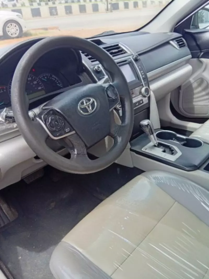 Toyota Camry   - 2013