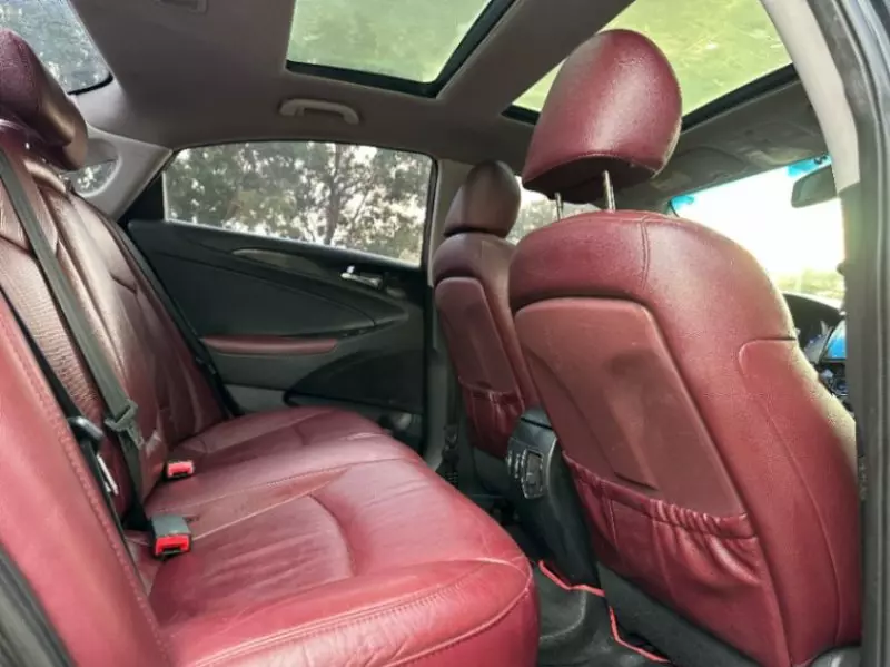 Hyundai Sonata   - 2012