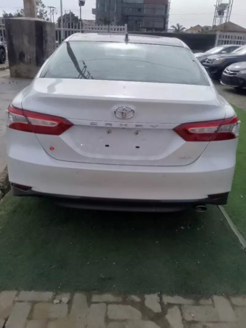 Toyota Camry   - 2019
