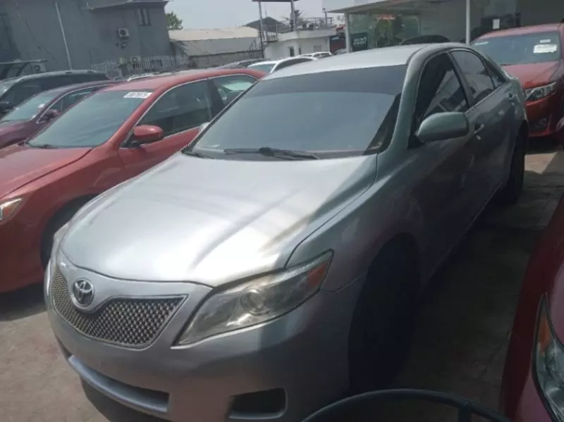 Toyota Camry - 2011