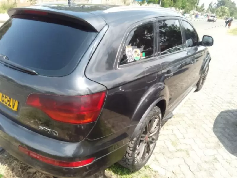 Audi Q7   - 2010