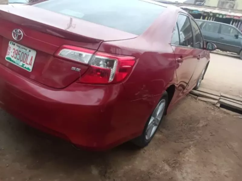 Toyota Camry   - 2013