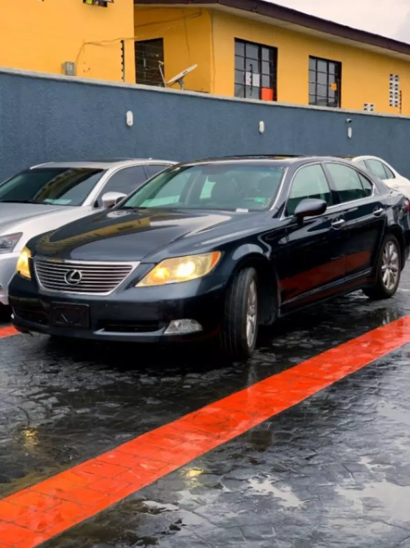Lexus LS 460   - 2007