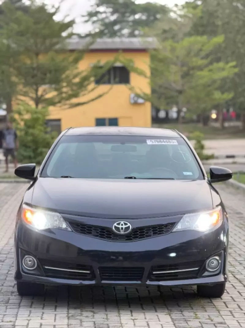 Toyota Camry - 2013