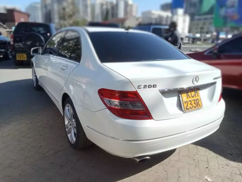 Mercedes-Benz C200