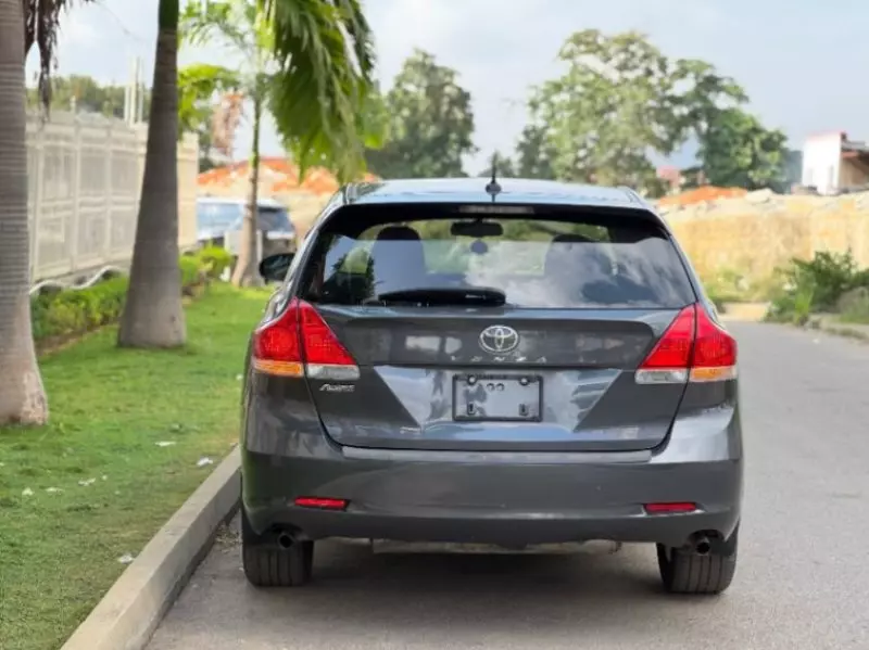 Toyota Venza   - 2011