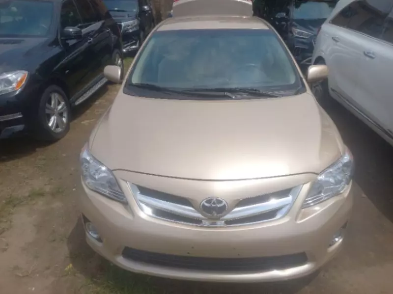 Toyota Corolla   - 2012