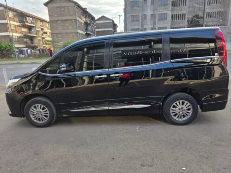 Toyota esquire   - 2015