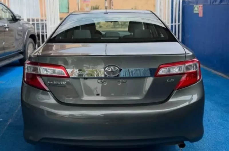 Toyota Camry   - 2013
