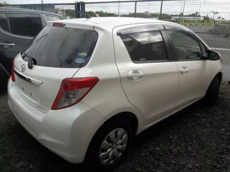 Toyota Vitz   - 2025