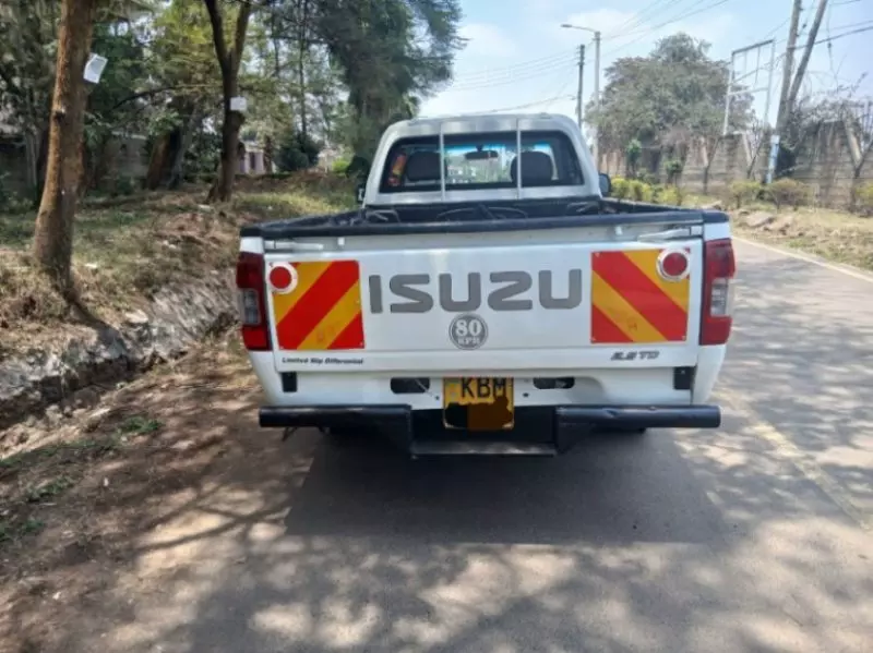 Isuzu D-Max   - 2010