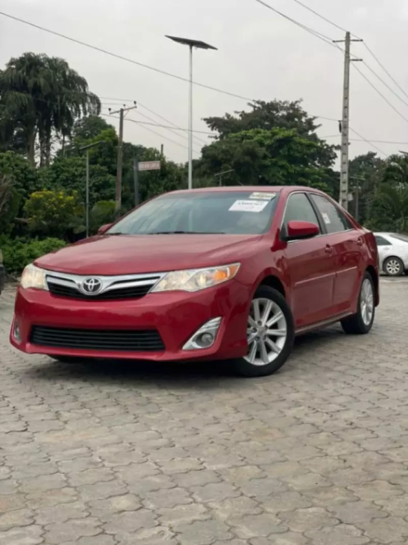 Toyota Camry   - 2013