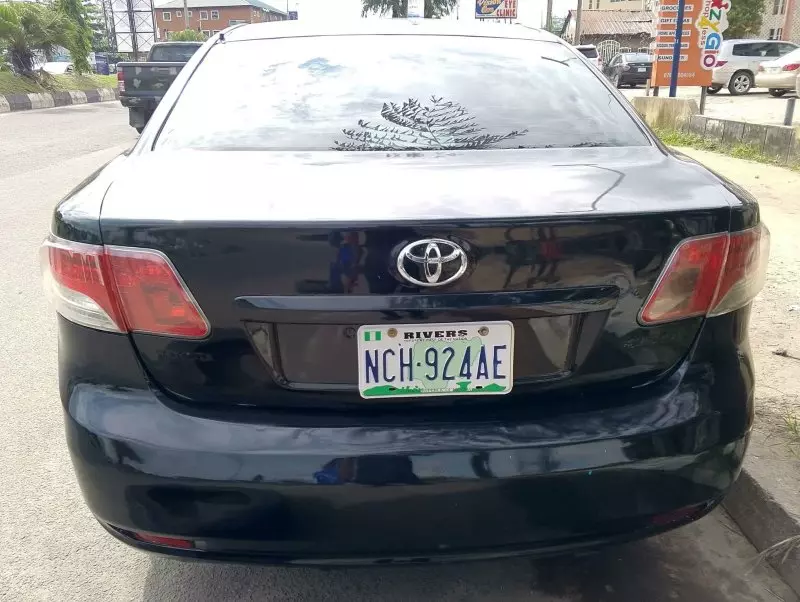 Toyota Avensis   - 2010