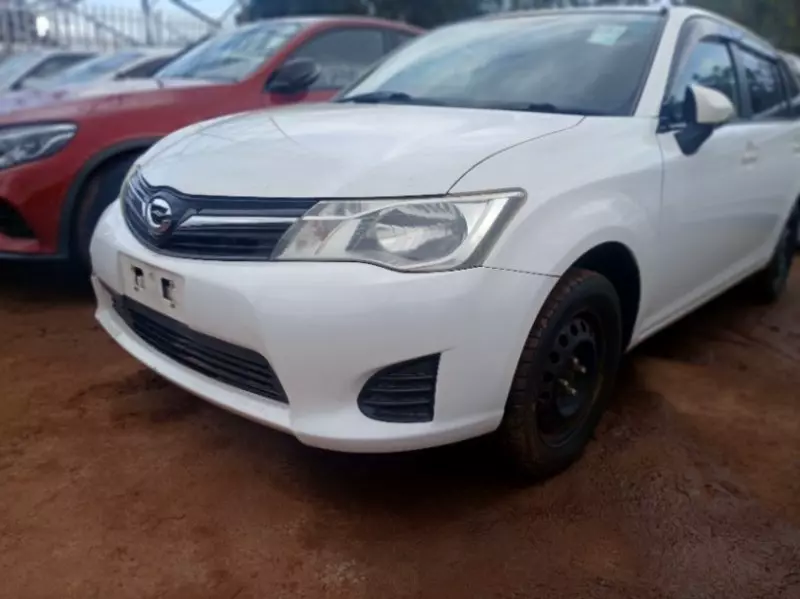 Toyota Fielder    - 2012
