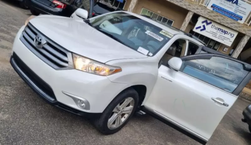 Toyota Highlander   - 2012