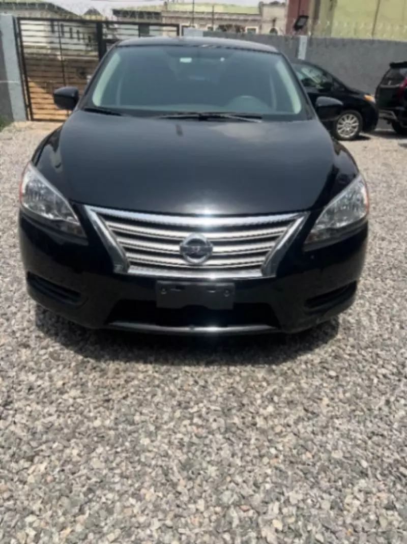 Nissan Sentra   - 2015