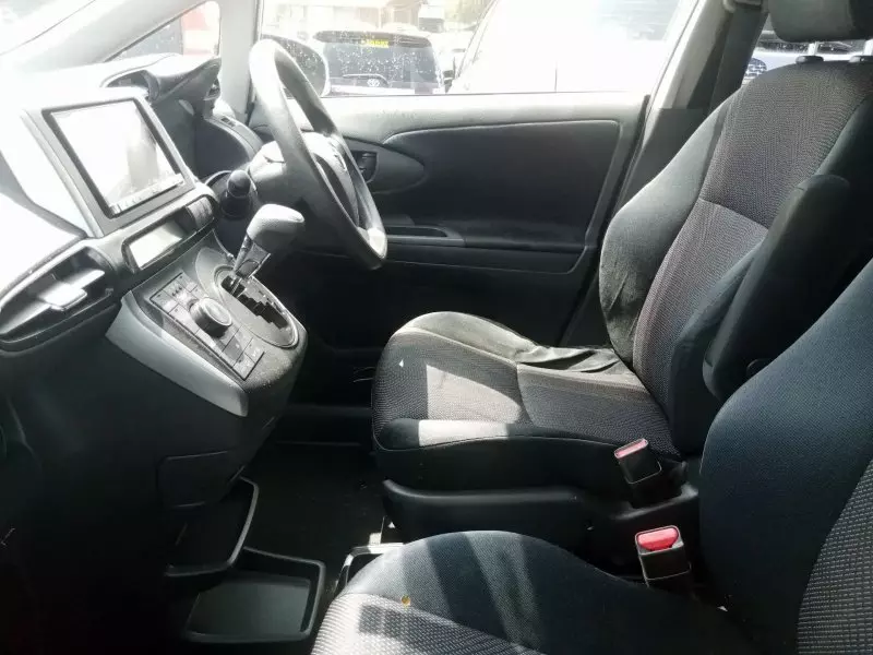 Toyota Wish   - 2012