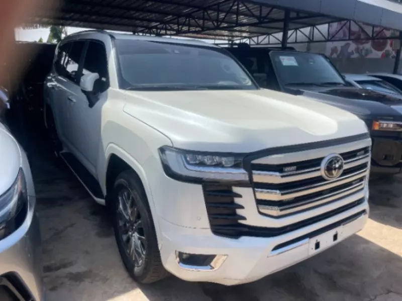 Toyota Land Cruiser   - 2023
