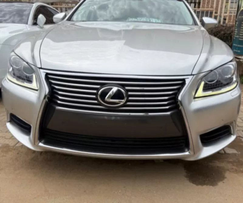 Lexus LS 460   - 2013